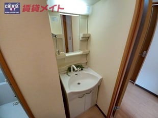 ルミエール栄の物件内観写真